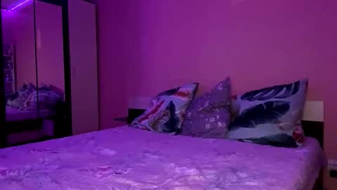 julia_charm online show from 03-26-26, 04:34
