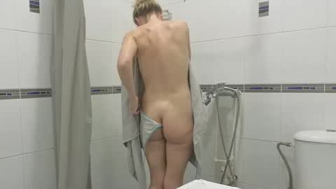 julia_giulia online show from 11-30-25, 03:32