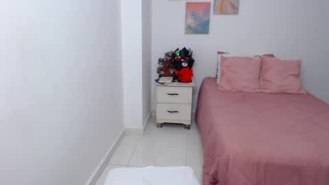 julia online show from 11-08-25, 07:19