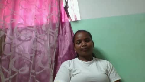 juliah02 online show from 01-17-25, 06:15