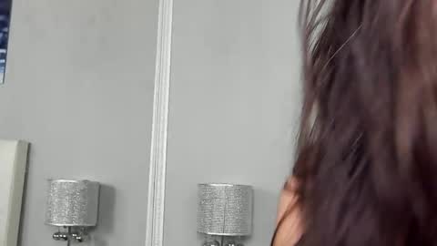 Snapshot of juliahunts chatting on 11-14-25, 06:17 JuliaHunt online show from 11-14-25, 06:17