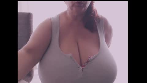 julialiones online show from 06-22-26, 01:52