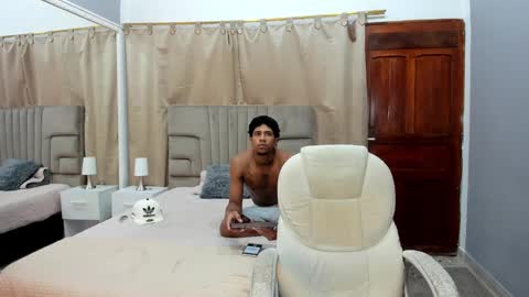 Snapshot of julian_billy chatting on 01-17-25, 05:30 julian billy online show from 01-17-25, 05:30