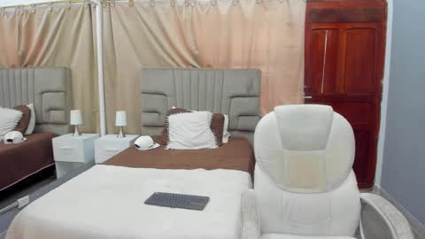 Snapshot of julian_billy chatting on 02-18-25, 03:10 julian billy online show from 02-18-25, 03:10