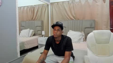 Snapshot of julian_billy chatting on 02-24-25, 05:31 julian billy online show from 02-24-25, 05:31