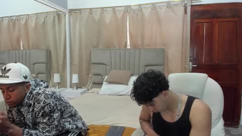 Snapshot of julian_billy chatting on 03-11-25, 02:51 julian billy online show from 03-11-25, 02:51