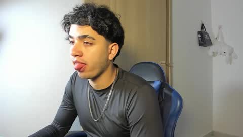 Snapshot of julian_billy chatting on 11-11-25, 05:40 julian billy online show from 11-11-25, 05:40