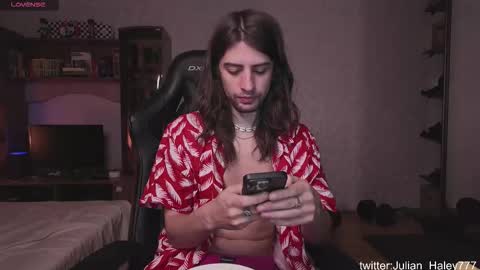 Snapshot of julian_cassablanca chatting on 03-16-26, 03:45 julian_cassablanca online show from 03-16-26, 03:45