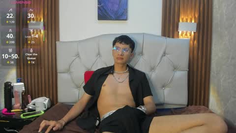 Snapshot of julian_foxxx chatting on 05-27-26, 09:01 Julian Fox online show from 05-27-26, 09:01