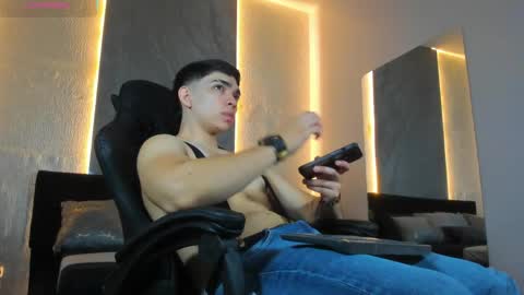 Snapshot of julian_mercier chatting on 06-09-26, 12:11 JULIAN online show from 06-09-26, 12:11