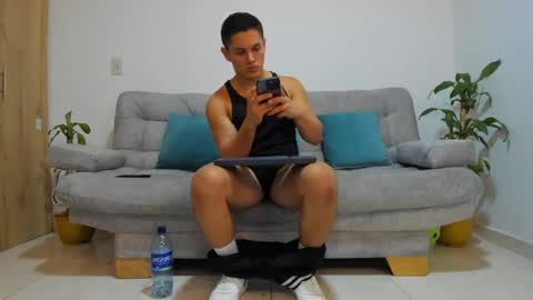 Snapshot of julian_wallace chatting on 12-07-24, 04:20 julian_wallace online show from 12-07-24, 04:20