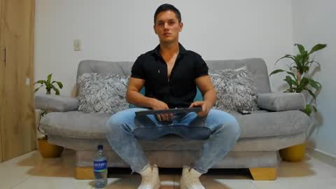 Snapshot of julian_wallace chatting on 12-11-24, 10:49 julian_wallace online show from 12-11-24, 10:49