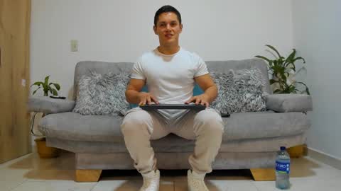 Snapshot of julian_wallace chatting on 12-14-24, 11:12 julian_wallace online show from 12-14-24, 11:12