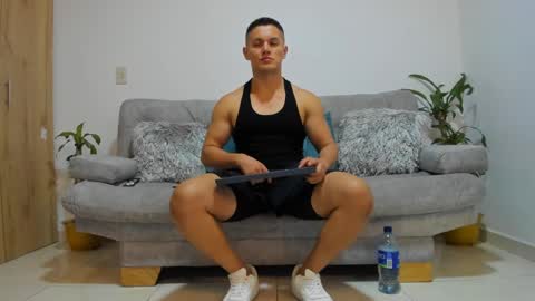 Snapshot of julian_wallace chatting on 12-18-24, 12:10 julian_wallace online show from 12-18-24, 12:10