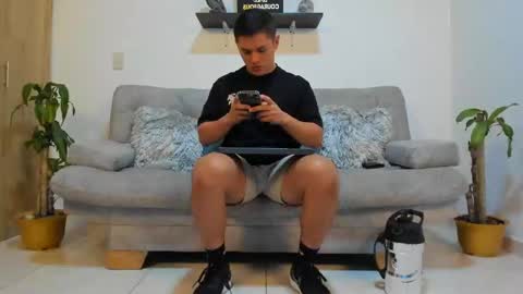 Snapshot of julian_wallace chatting on 01-20-25, 02:25 julian_wallace online show from 01-20-25, 02:25