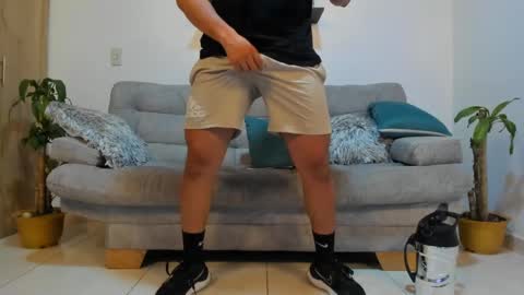 Snapshot of julian_wallace chatting on 01-20-25, 05:27 julian_wallace online show from 01-20-25, 05:27