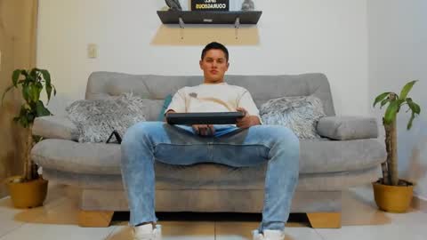 Snapshot of julian_wallace chatting on 01-21-25, 12:15 julian_wallace online show from 01-21-25, 12:15