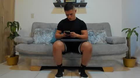 Snapshot of julian_wallace chatting on 01-21-25, 11:34 julian_wallace online show from 01-21-25, 11:34