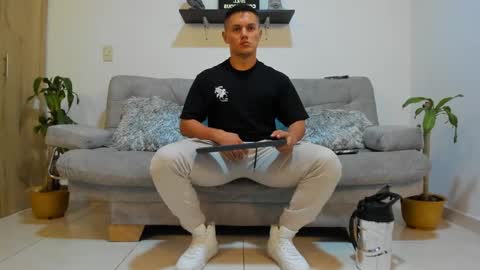 Snapshot of julian_wallace chatting on 01-25-25, 01:10 julian_wallace online show from 01-25-25, 01:10