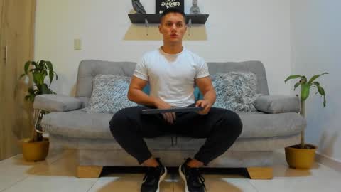 Snapshot of julian_wallace chatting on 01-27-25, 03:07 julian_wallace online show from 01-27-25, 03:07