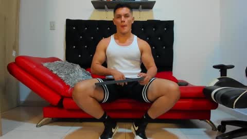 Snapshot of julian_wallace chatting on 02-21-25, 04:37 julian_wallace online show from 02-21-25, 04:37