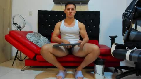 Snapshot of julian_wallace chatting on 02-26-25, 12:16 julian_wallace online show from 02-26-25, 12:16