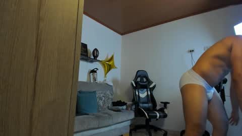 Snapshot of julian_wallace chatting on 09-09-25, 03:00 julian_wallace online show from 09-09-25, 03:00