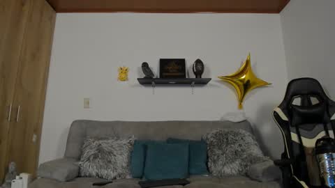 Snapshot of julian_wallace chatting on 09-16-25, 04:08 julian_wallace online show from 09-16-25, 04:08