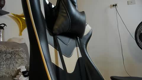 Snapshot of julian_wallace chatting on 09-17-25, 03:03 julian_wallace online show from 09-17-25, 03:03