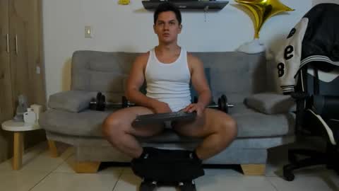 Snapshot of julian_wallace chatting on 09-30-25, 12:15 julian_wallace online show from 09-30-25, 12:15