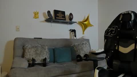 Snapshot of julian_wallace chatting on 10-11-25, 06:28 julian_wallace online show from 10-11-25, 06:28