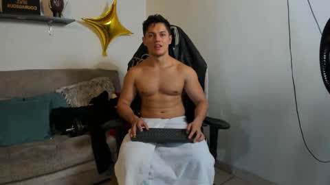 Snapshot of julian_wallace chatting on 10-13-25, 07:14 julian_wallace online show from 10-13-25, 07:14