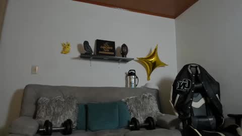 Snapshot of julian_wallace chatting on 10-15-25, 05:18 julian_wallace online show from 10-15-25, 05:18