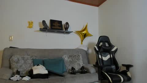 Snapshot of julian_wallace chatting on 10-25-25, 05:19 julian_wallace online show from 10-25-25, 05:19