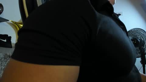 Snapshot of julian_wallace chatting on 11-05-25, 12:32 julian_wallace online show from 11-05-25, 12:32