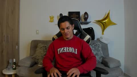 Snapshot of julian_wallace chatting on 11-17-25, 10:15 julian_wallace online show from 11-17-25, 10:15