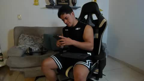 Snapshot of julian_wallace chatting on 11-27-25, 06:21 julian_wallace online show from 11-27-25, 06:21