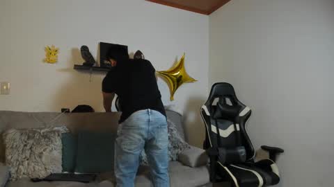 Snapshot of julian_wallace chatting on 12-03-25, 05:33 julian_wallace online show from 12-03-25, 05:33