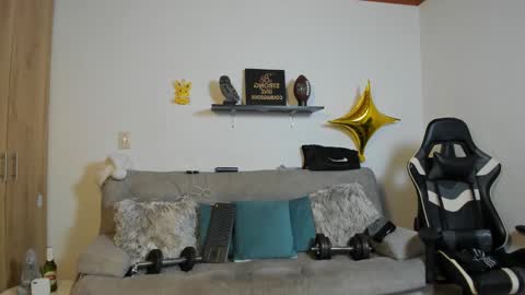 Snapshot of julian_wallace chatting on 12-15-25, 06:12 julian_wallace online show from 12-15-25, 06:12