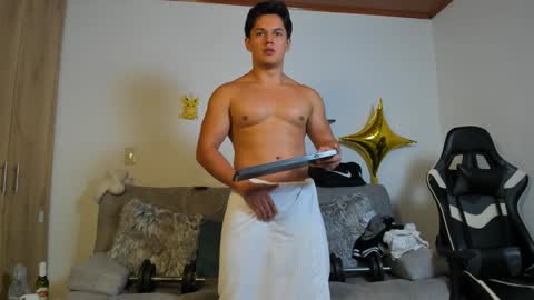 julian_wallace online show from 12-20-25, 04:47