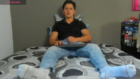 julian_wallace1 online show from 06-11-26, 09:46