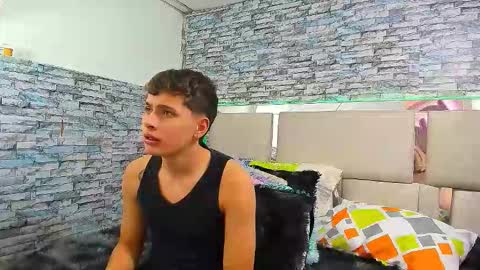 Snapshot of julian_wolf18 chatting on 09-22-25, 01:24 julian online show from 09-22-25, 01:24