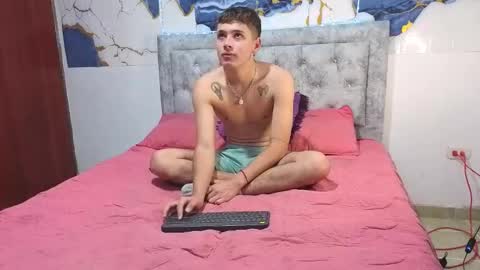 Snapshot of julian_wolf18 chatting on 03-10-26, 05:07 julian online show from 03-10-26, 05:07