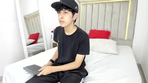 Julian online show from 01-07-26, 07:05