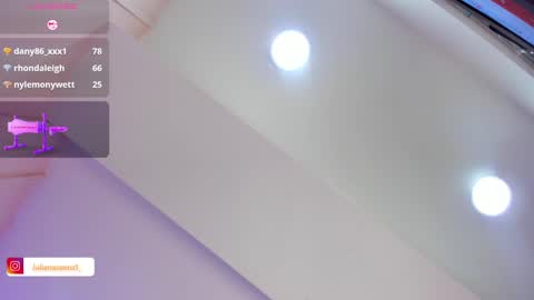 Snapshot of julianna_saenz chatting on 12-06-24, 05:55 Juliana online show from 12-06-24, 05:55