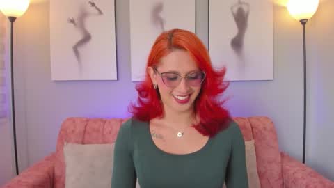 Snapshot of julianna_saenz chatting on 09-16-25, 01:23 Juliana online show from 09-16-25, 01:23