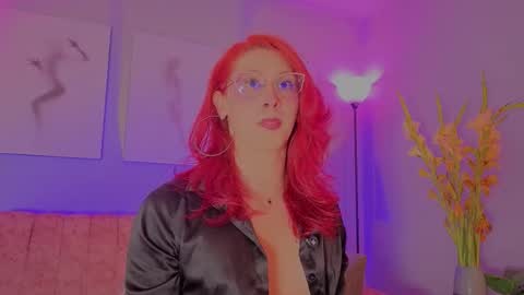 Snapshot of julianna_saenz chatting on 11-25-25, 04:12 Juliana online show from 11-25-25, 04:12