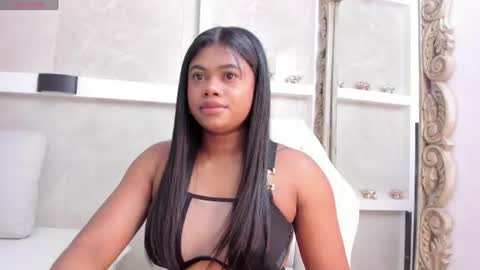 Snapshot of julianna_smith chatting on 06-25-26, 02:55 ANDREA online show from 06-25-26, 02:55