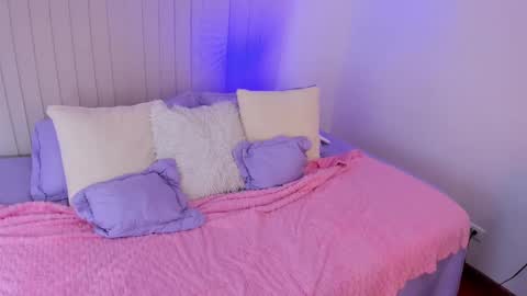 Julianne online show from 02-04-25, 11:05