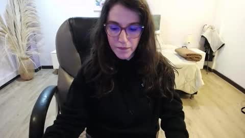 Julianne online show from 12-14-25, 09:08